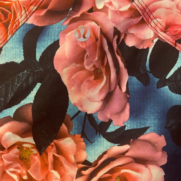 Floral lulu lemon jacket - Picture 2 of 3